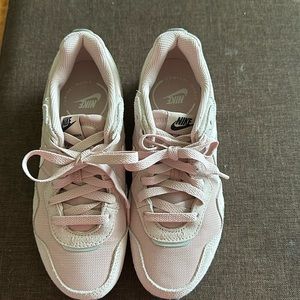 Nike Sport Tennis Shoes